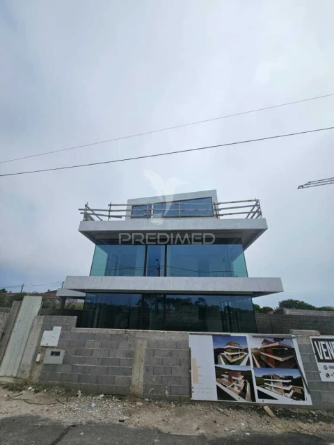 Moradia T3 para Venda em Arcozelo