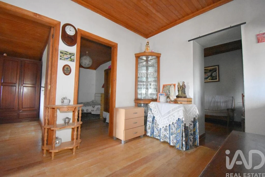 Moradia T3 para Venda em Vila Nova Foto 17