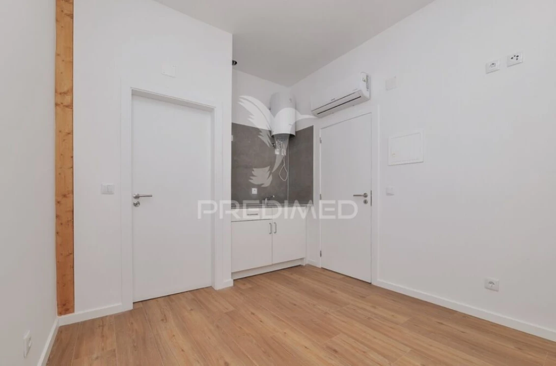 Prédio para Venda em São Martinho do Bispo e Ribeira de Frades Foto 8