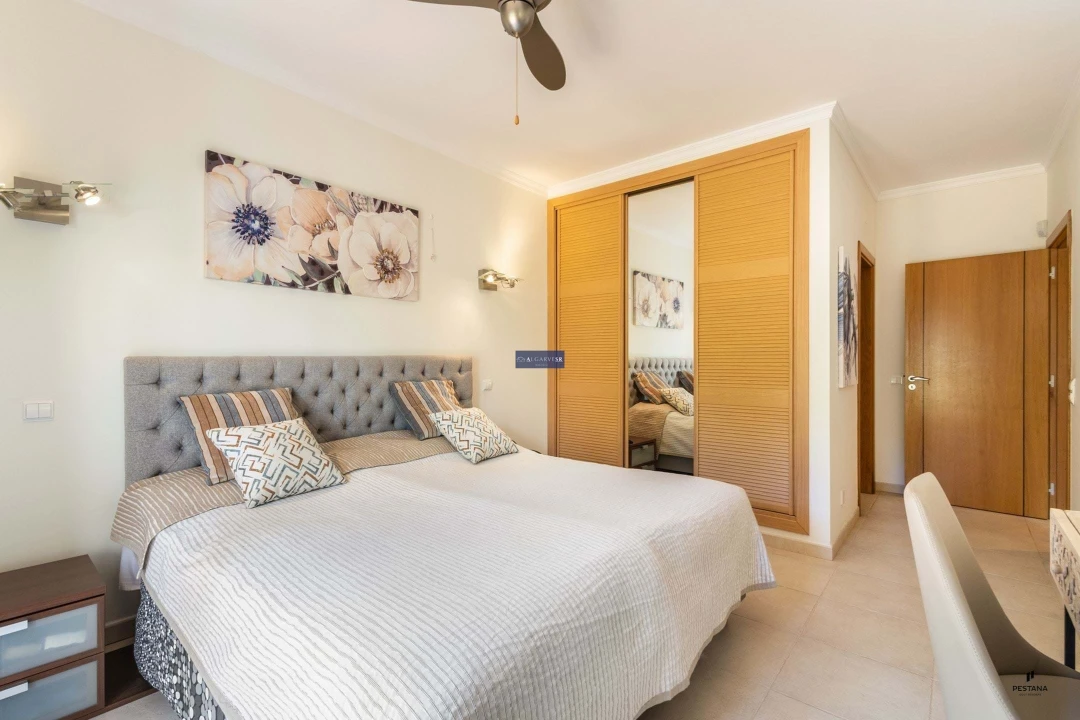 Apartamento T2 para Venda em Estômbar e Parchal Foto 4