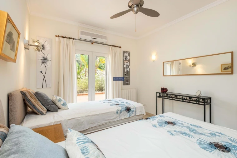Apartamento T2 para Venda em Estômbar e Parchal Foto 7