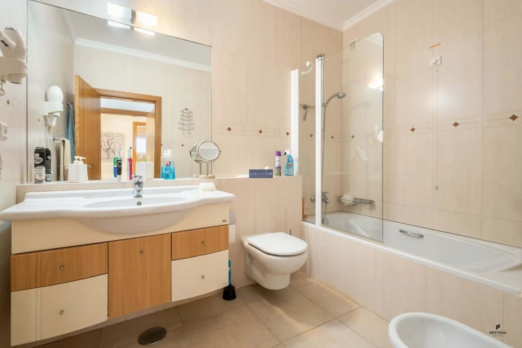 Apartamento T2 para Venda em Estômbar e Parchal Foto 14