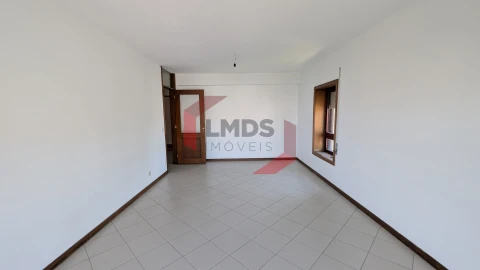 Apartamento T4 para Venda em Cidade da Maia