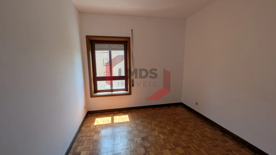 Apartamento T4 para Venda em Cidade da Maia Foto 8