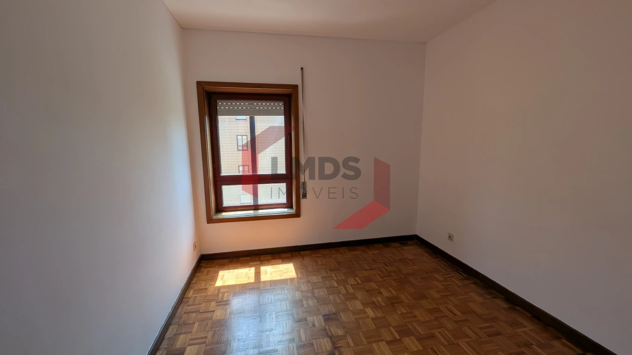 Apartamento T4 para Venda em Cidade da Maia Foto 8