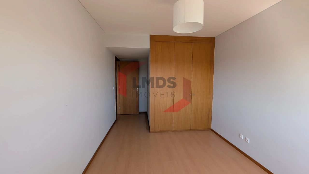 Apartamento T3 para Venda em Moreira Foto 12