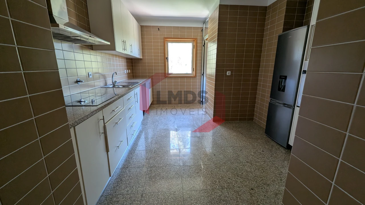 Apartamento T3 para Venda em Moreira Foto 6