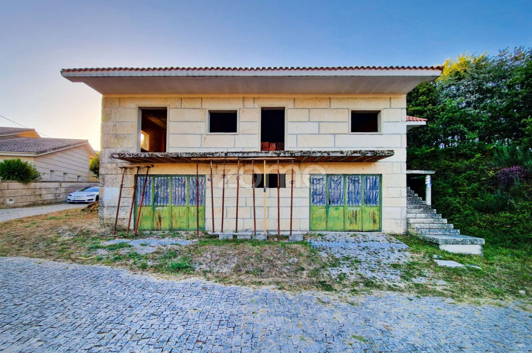 Moradia T4 para Venda em Sezelhe e Covelães Foto 5