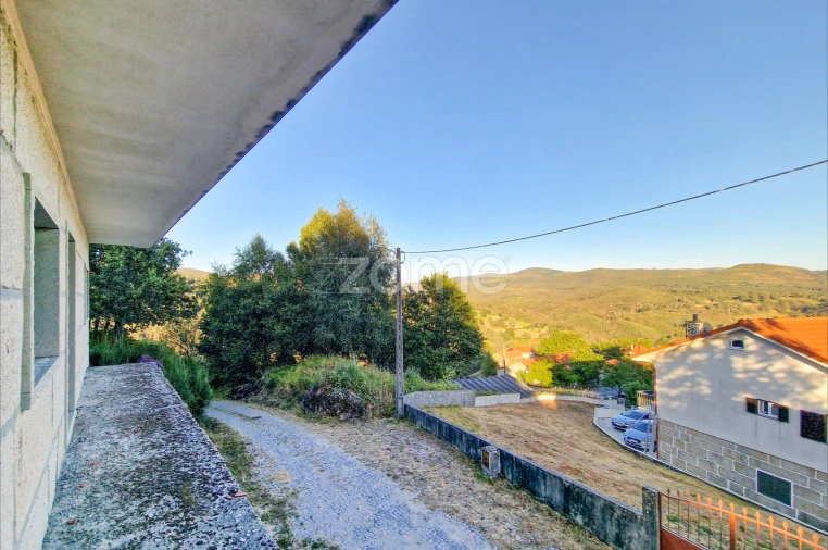 Moradia T4 para Venda em Sezelhe e Covelães Foto 10