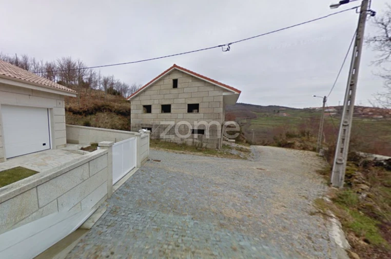 Moradia T4 para Venda em Sezelhe e Covelães Foto 11