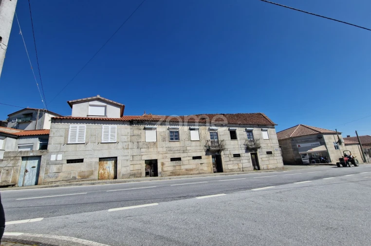 Moradia T4 para Venda em Souro Pires Foto 1