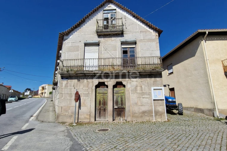 Moradia T4 para Venda em Souro Pires Foto 3