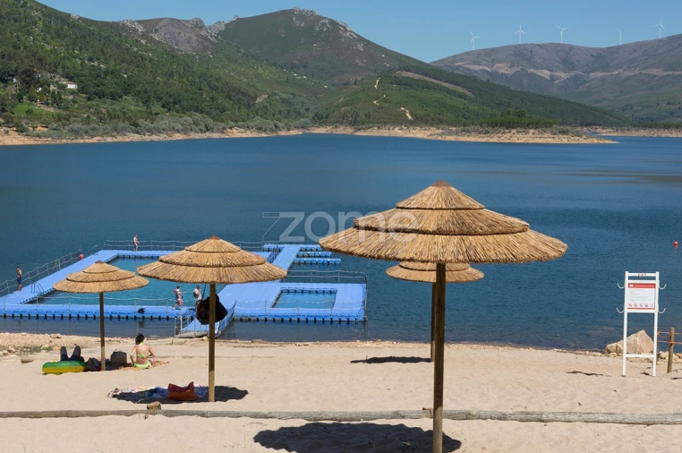 Moradia T3 para Venda em Cambas Foto 18