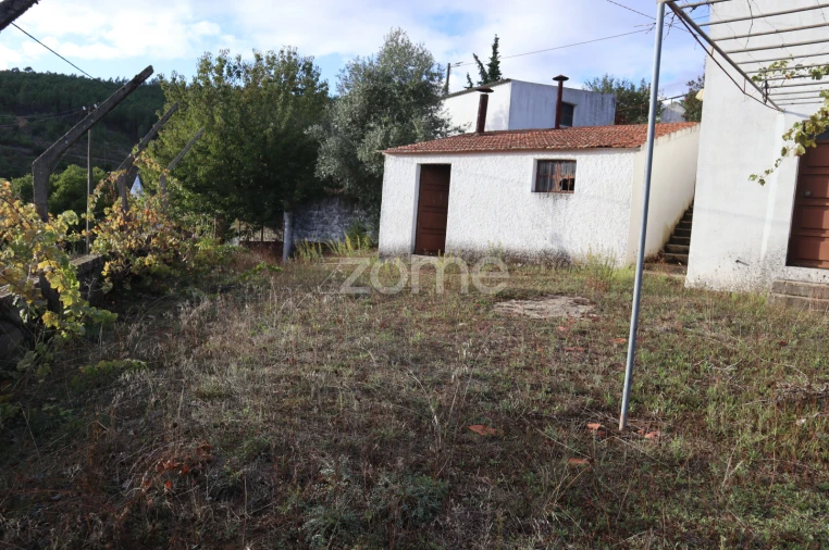 Moradia T3 para Venda em Cambas Foto 6