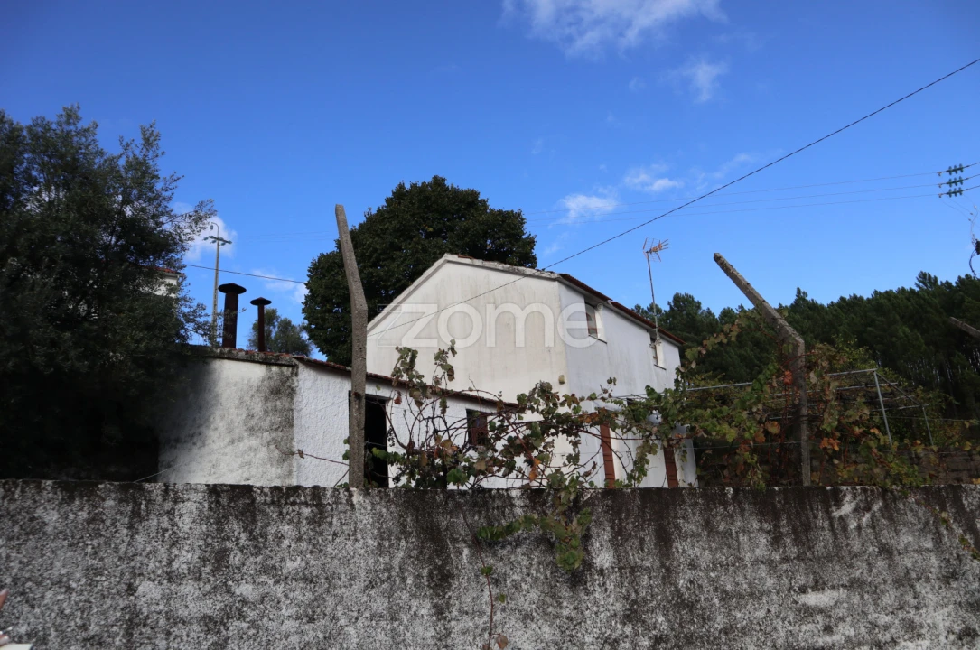 Moradia T3 para Venda em Cambas Foto 1