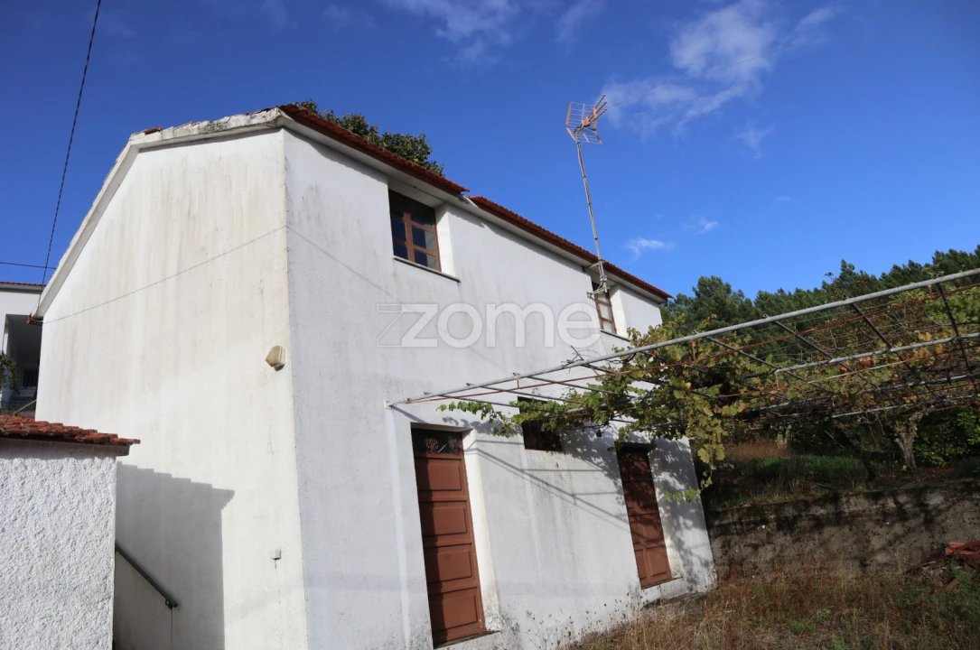 Moradia T3 para Venda em Cambas Foto 4