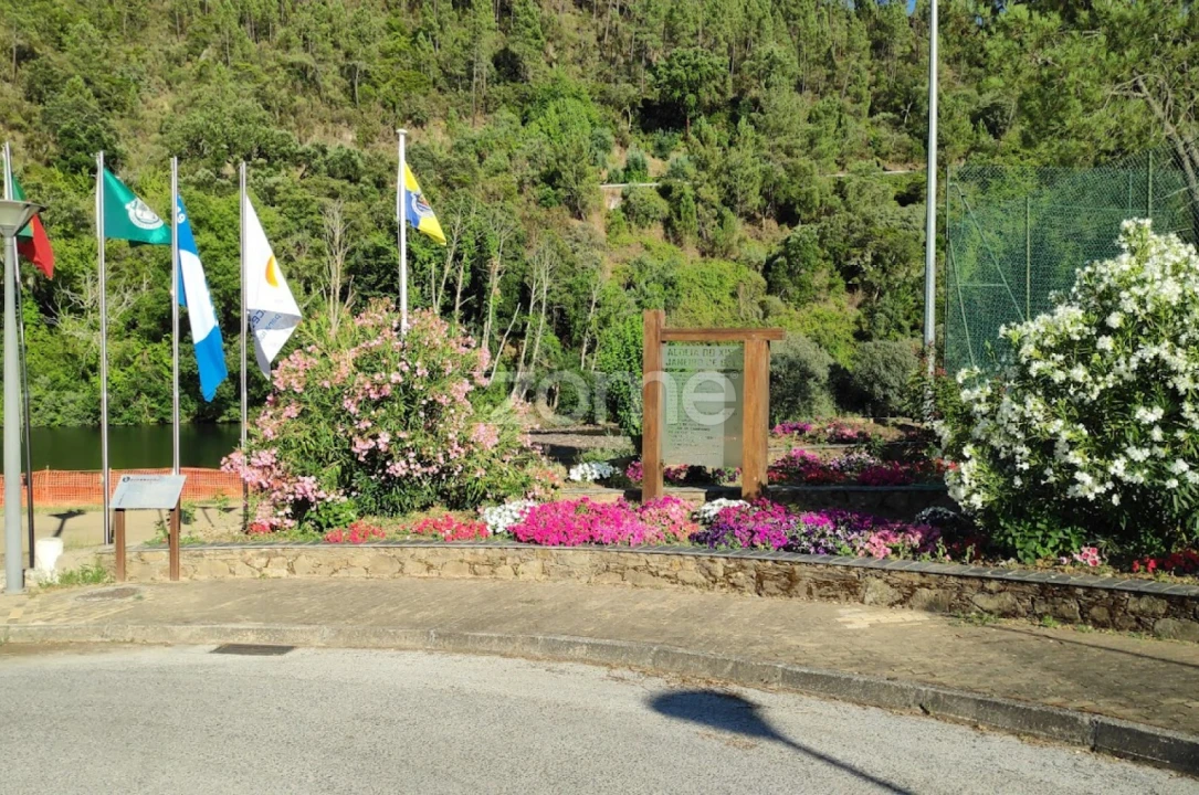 Moradia T3 para Venda em Cambas Foto 21