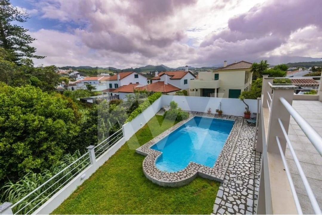 Moradia T8 para Venda em Rosto do Cão (Livramento) Foto 28