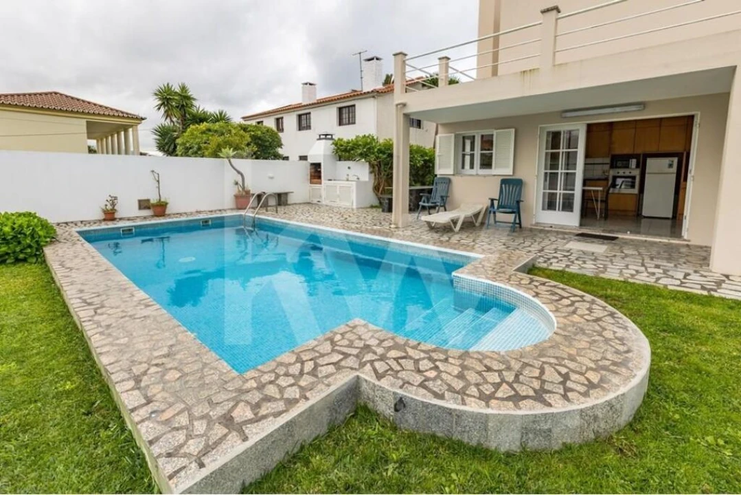 Moradia T8 para Venda em Rosto do Cão (Livramento) Foto 43