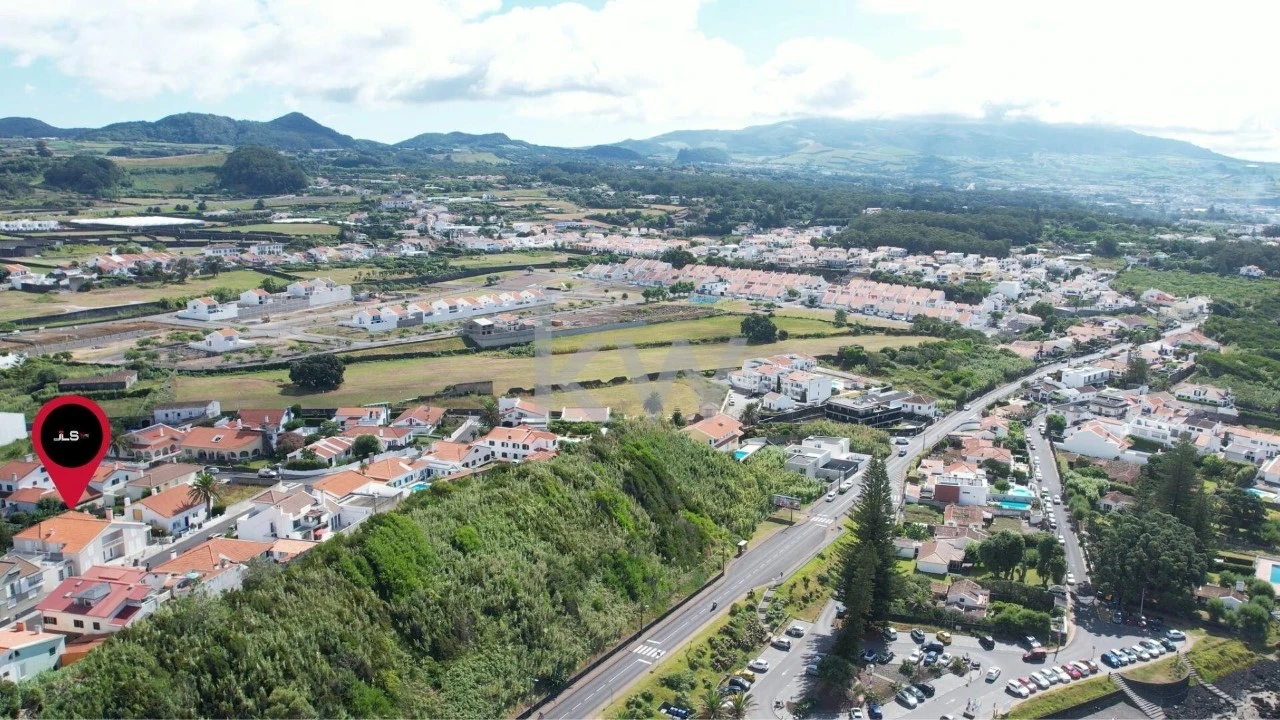 Moradia T8 para Venda em Rosto do Cão (Livramento) Foto 48