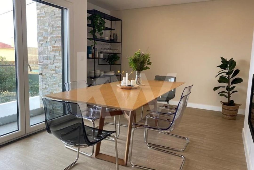 Moradia T3 para Venda em Carvoeira Foto 15