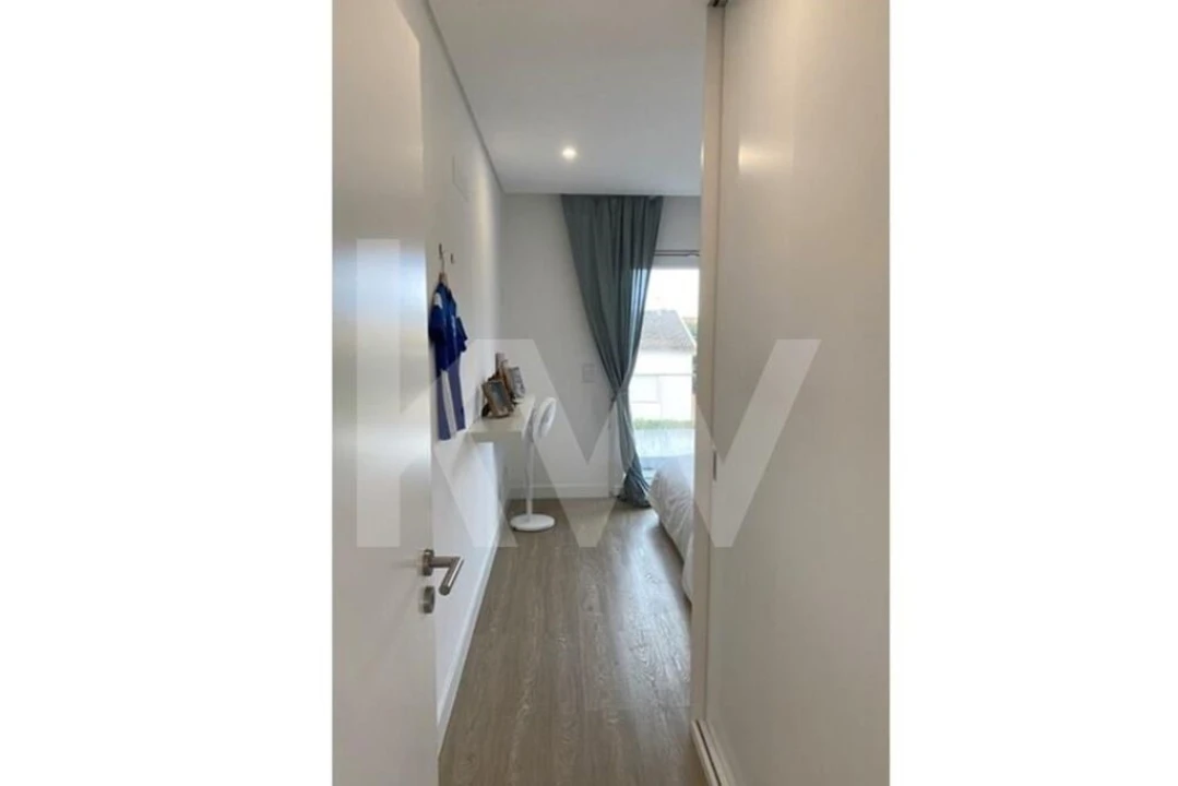 Moradia T3 para Venda em Carvoeira Foto 18