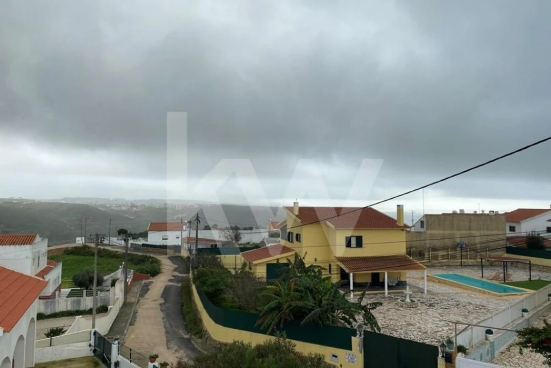 Moradia T3 para Venda em Carvoeira Foto 31