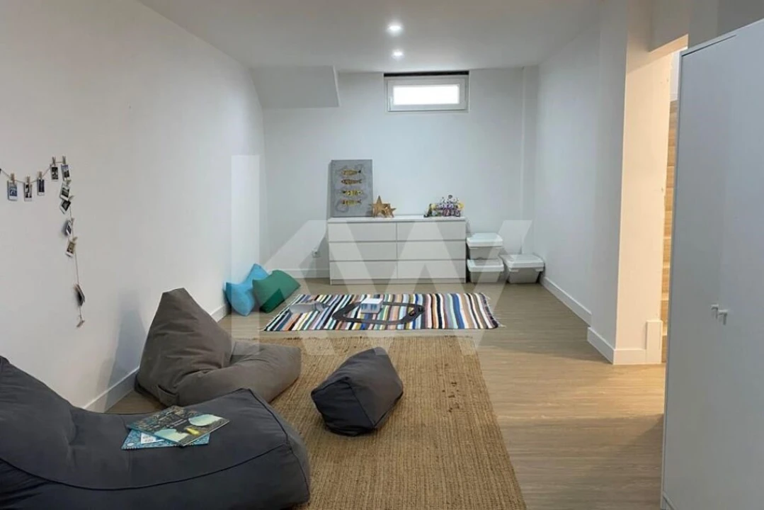 Moradia T3 para Venda em Carvoeira Foto 37