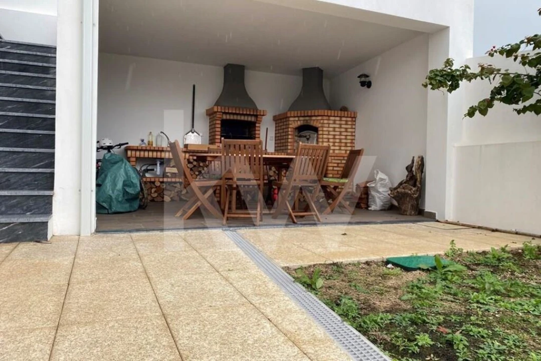 Moradia T3 para Venda em Carvoeira Foto 43