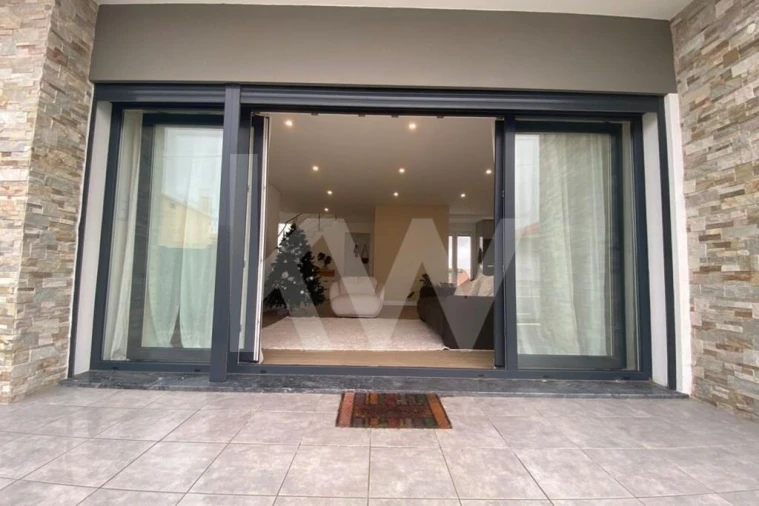 Moradia T3 para Venda em Carvoeira Foto 11