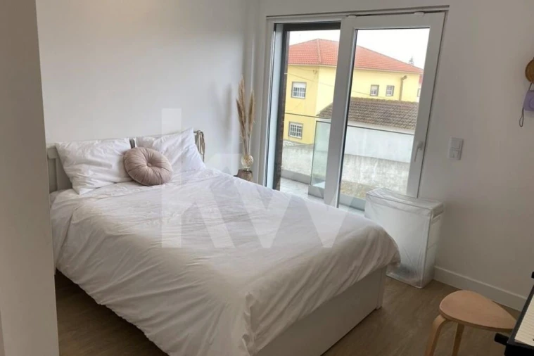 Moradia T3 para Venda em Carvoeira Foto 23