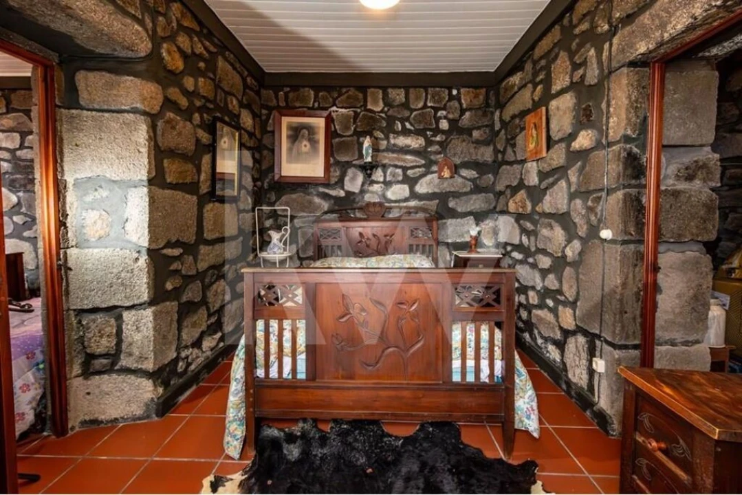 Moradia T4 para Venda em Lomba da Fazenda Foto 18