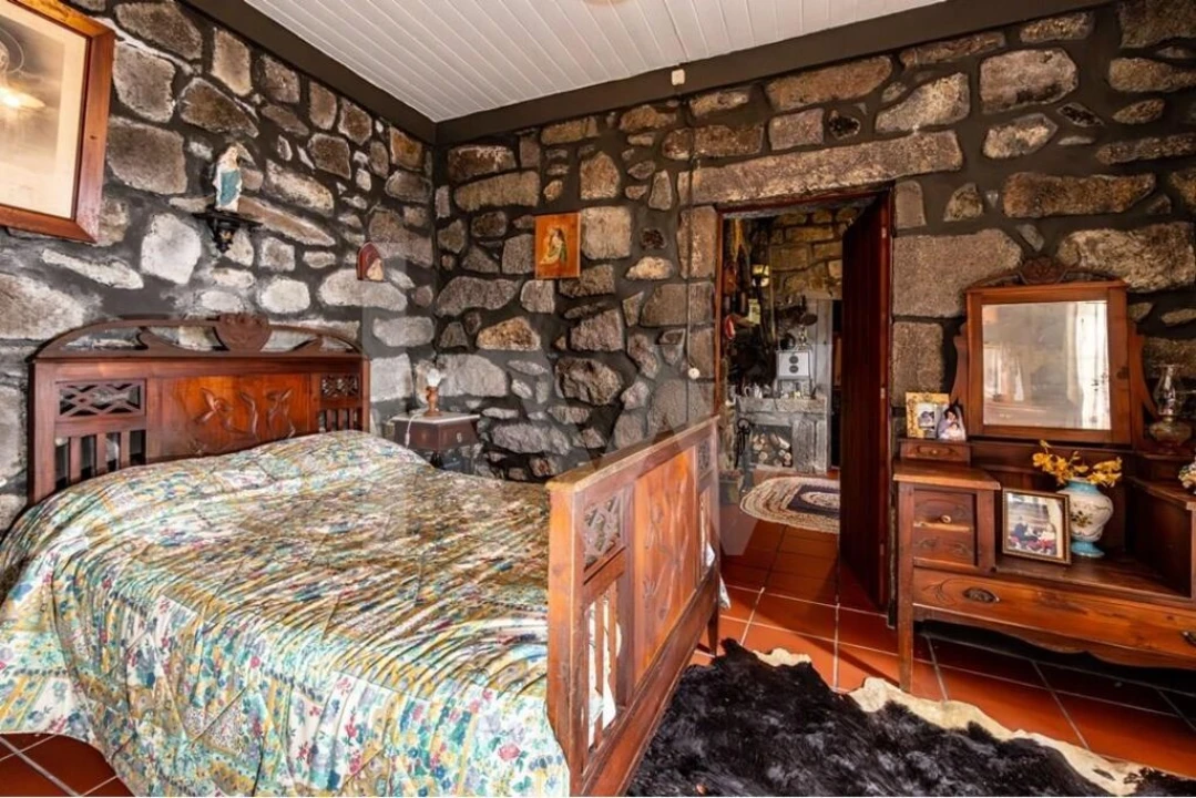 Moradia T4 para Venda em Lomba da Fazenda Foto 24