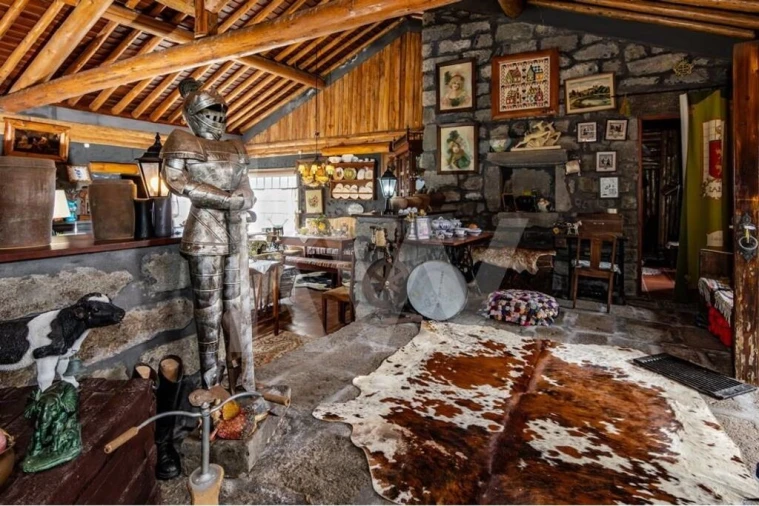 Moradia T4 para Venda em Lomba da Fazenda Foto 9