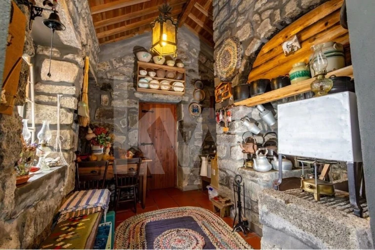 Moradia T4 para Venda em Lomba da Fazenda Foto 29