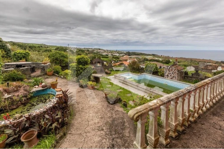 Moradia T4 para Venda em Lomba da Fazenda Foto 35