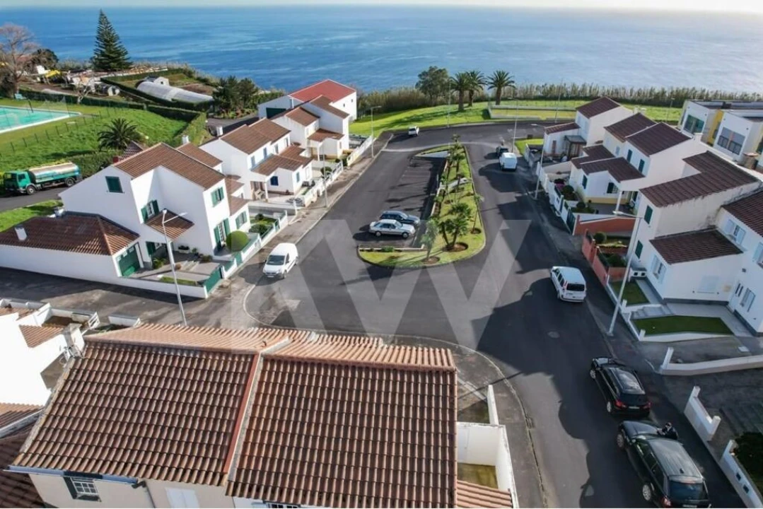 Moradia T3 para Venda em Nordeste Foto 6