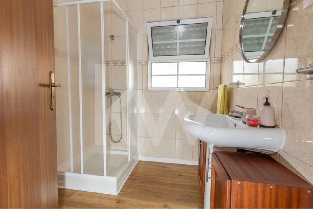 Moradia T3 para Venda em Nordeste Foto 36