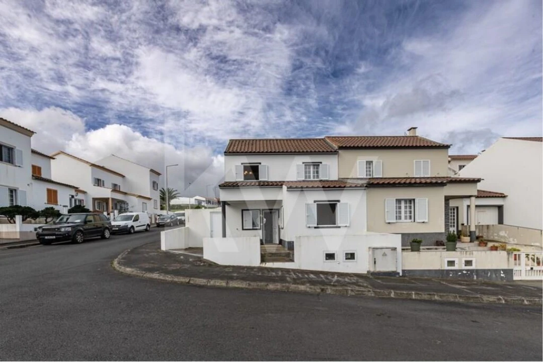 Moradia T3 para Venda em Nordeste Foto 38