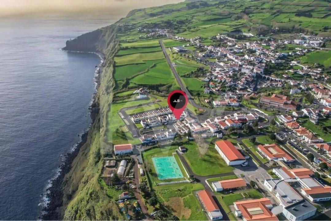 Moradia T3 para Venda em Nordeste Foto 40