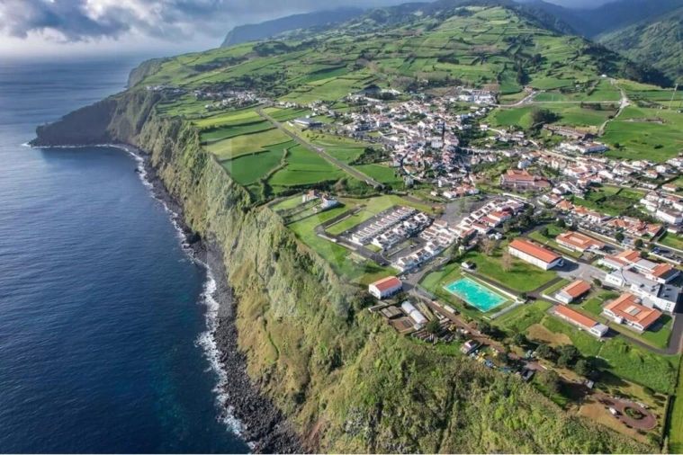 Moradia T3 para Venda em Nordeste Foto 42