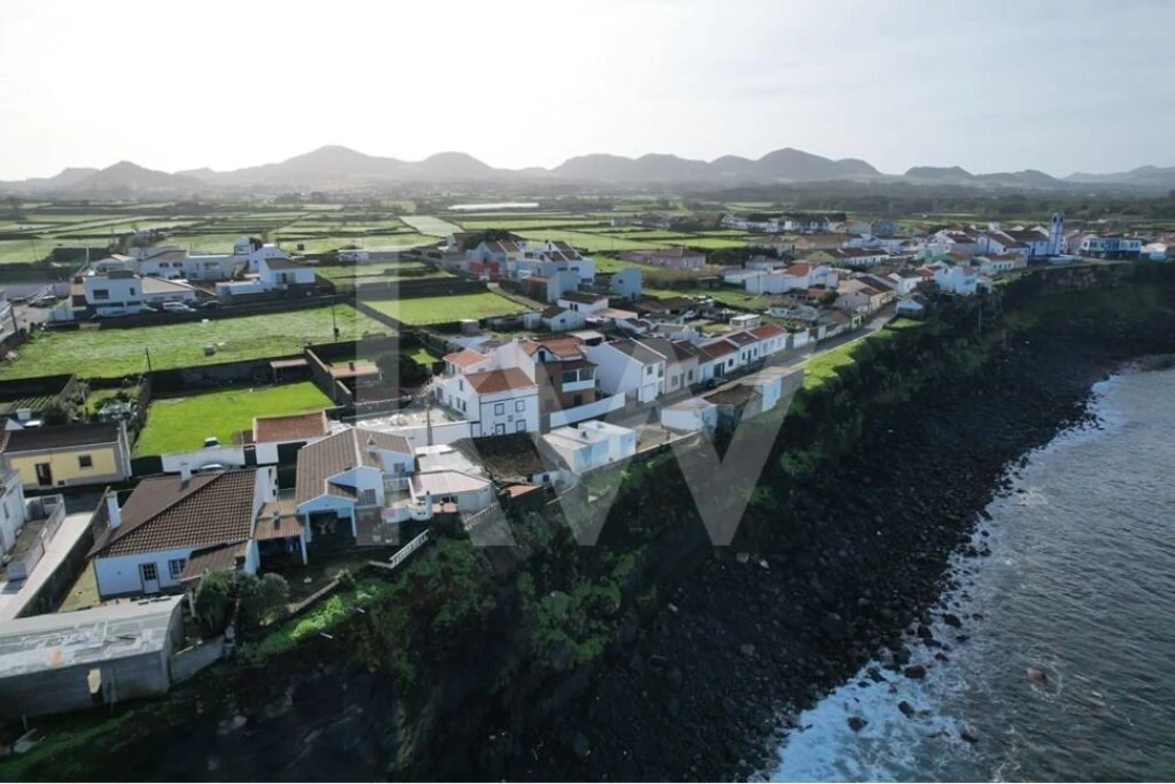 Moradia T2 para Venda em Calhetas Foto 13