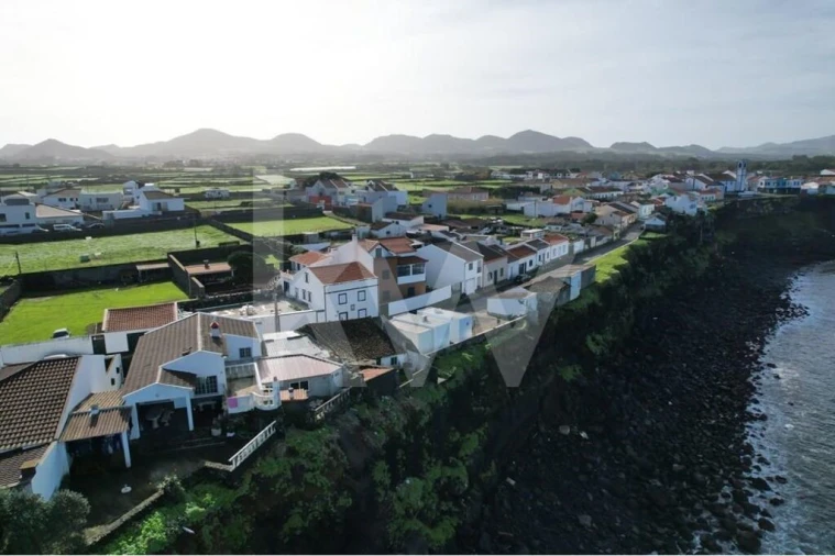 Moradia T2 para Venda em Calhetas Foto 9