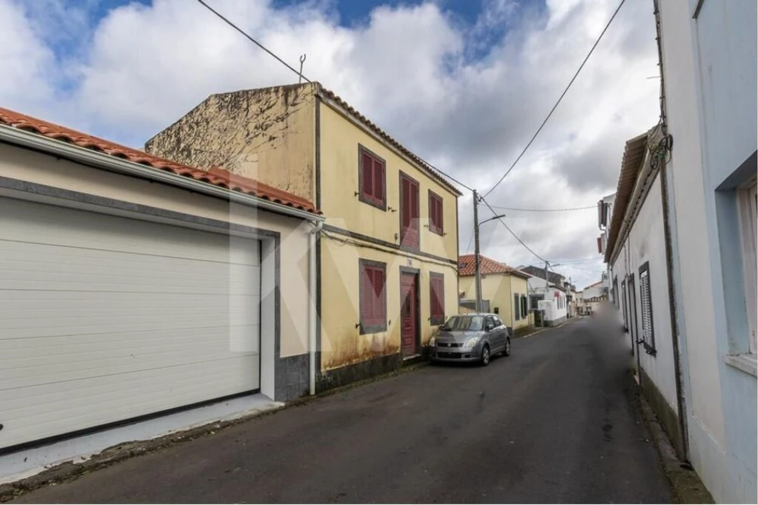 Moradia T3 para Venda em Pico da Pedra Foto 8