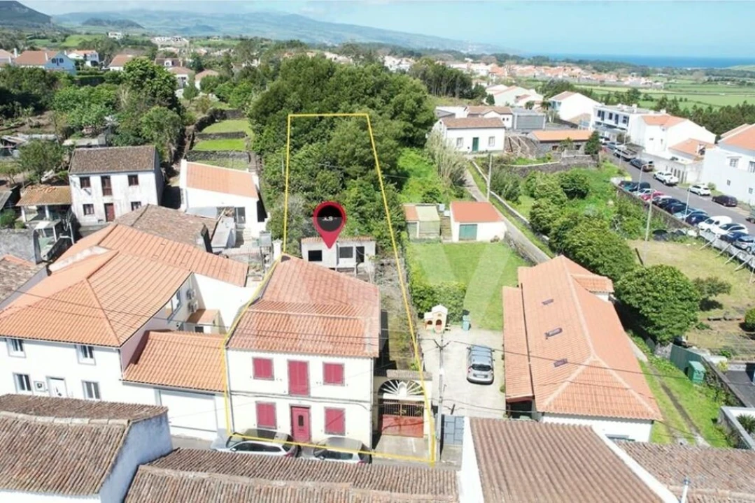 Moradia T3 para Venda em Pico da Pedra Foto 9