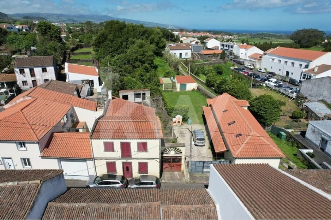 Moradia T3 para Venda em Pico da Pedra Foto 12