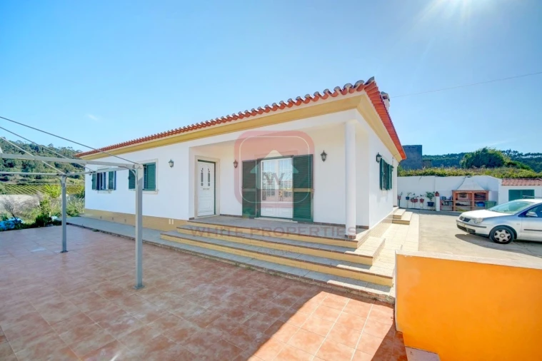 Moradia T4 para Venda em Azueira e Sobral da Abelheira