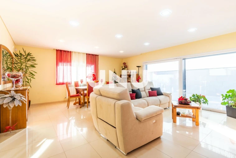 Moradia T5 para Venda em Boidobra Foto 3