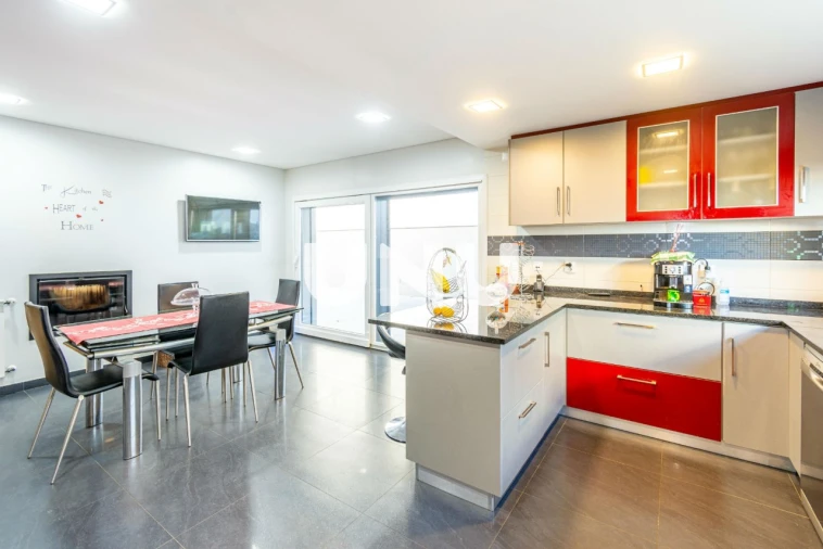 Moradia T5 para Venda em Boidobra Foto 12