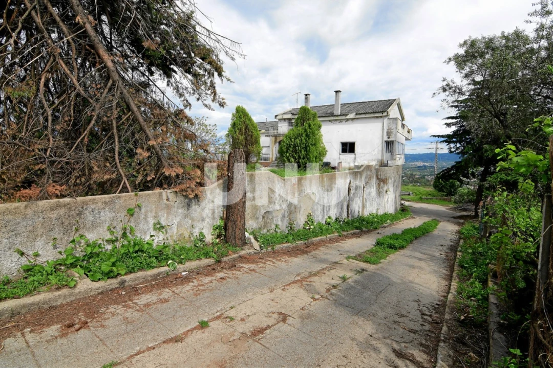 Moradia T8 para Venda em Boidobra Foto 5